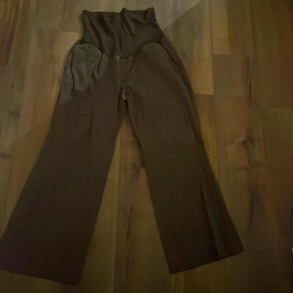 Maternity pants in army green